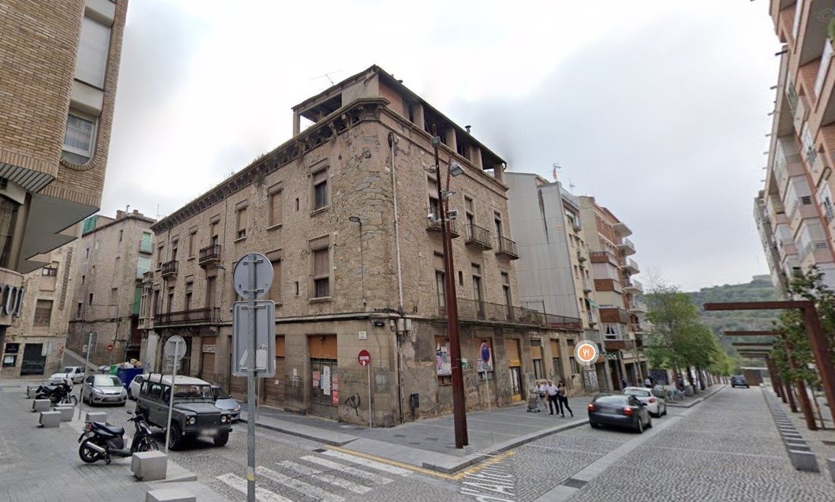 Immeuble residentiel dans Manresa, Barcelona à vendre Photo principale– Image 1 sur 7