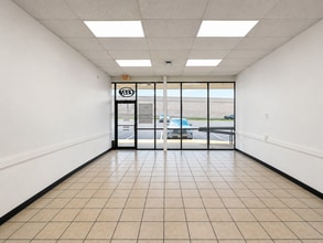 6407-6413 NW Loop 410, San Antonio, TX à louer Photo intérieure– Image 1 sur 2
