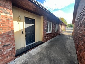 100 E Poplar St, Fayetteville, AR à louer Photo intérieure– Image 2 sur 14