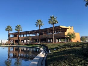 2794 Pronio Cir, Corona, CA à louer Photo de la construction– Image 1 sur 5