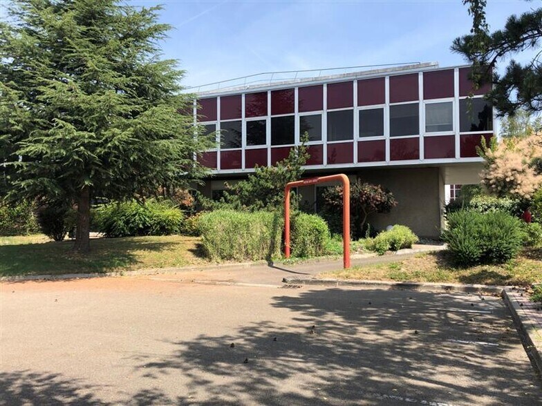Industriel/Logistique dans Coignières à louer - Photo de l’immeuble – Image 3 sur 7