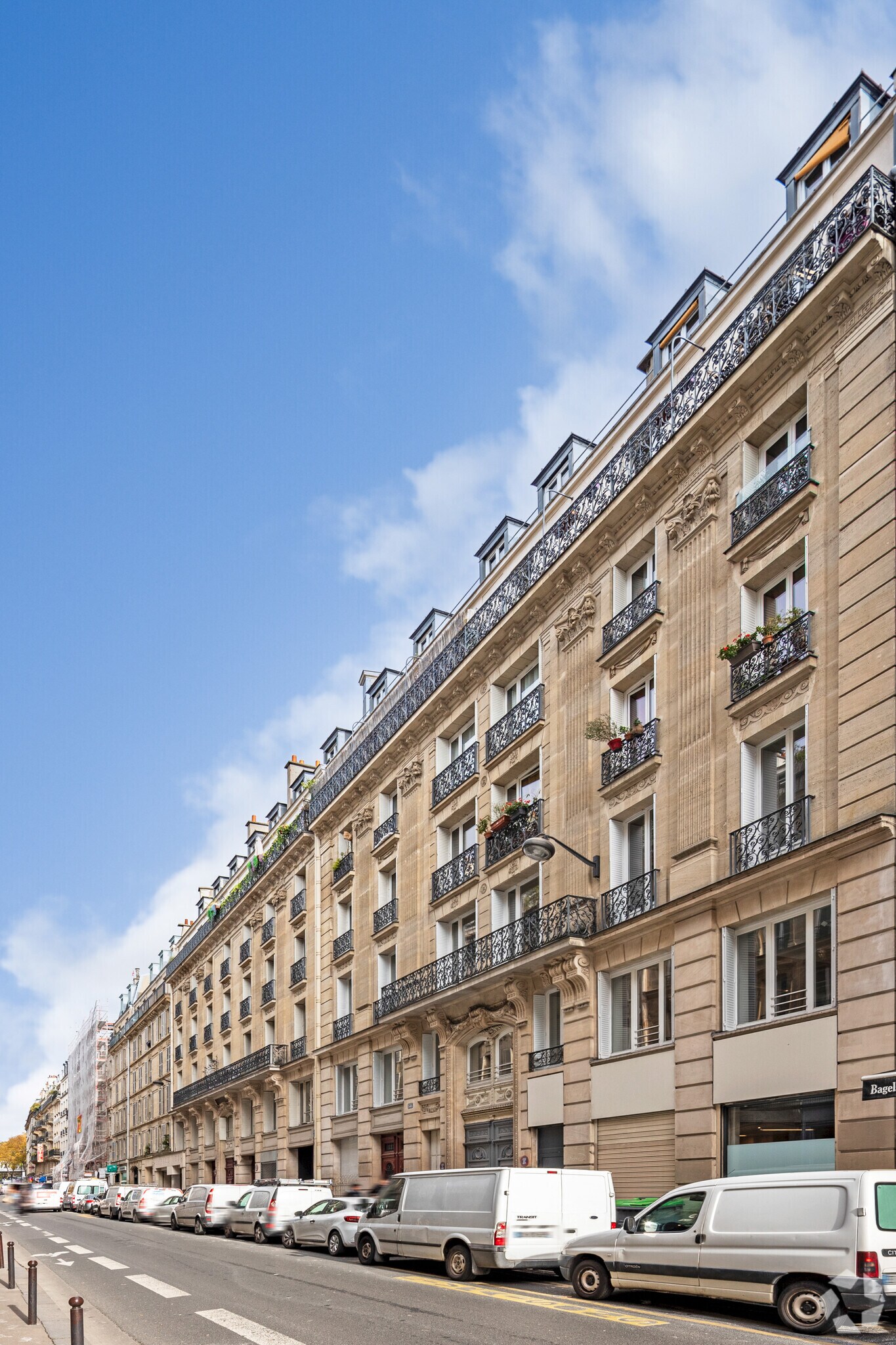 Rue Du Faubourg Poissonnière, Paris à louer Photo principale– Image 1 sur 2