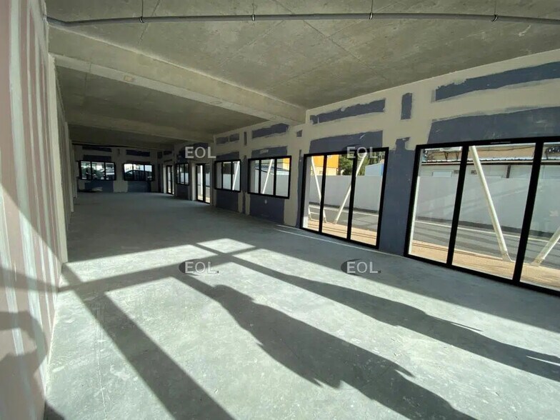 480 Route De Berre, Éguilles à louer - Photo de l’immeuble – Image 1 sur 3