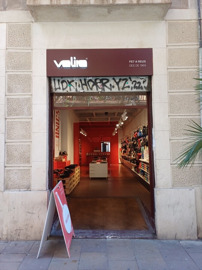 Carrer d'Astúries, 8, Barcelone, BAR 08012 - Lot - -  - Photo intérieure - Image 2 of 6