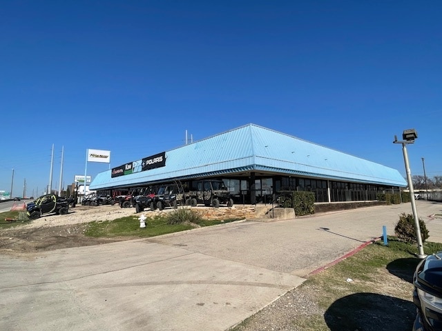 13700 N Stemmons Fwy, Farmers Branch, TX à louer - Photo principale – Image 1 sur 23