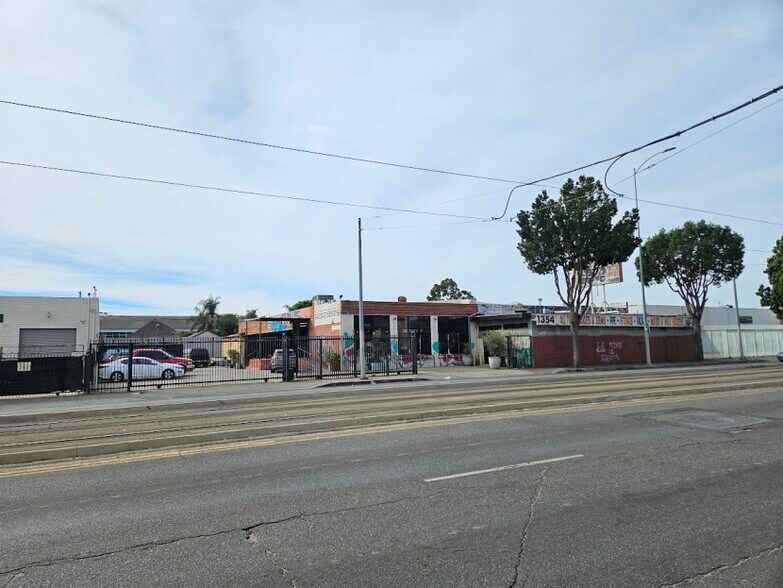 1354 E Washington Blvd, Los Angeles, CA à vendre - Photo de l’immeuble – Image 2 sur 25