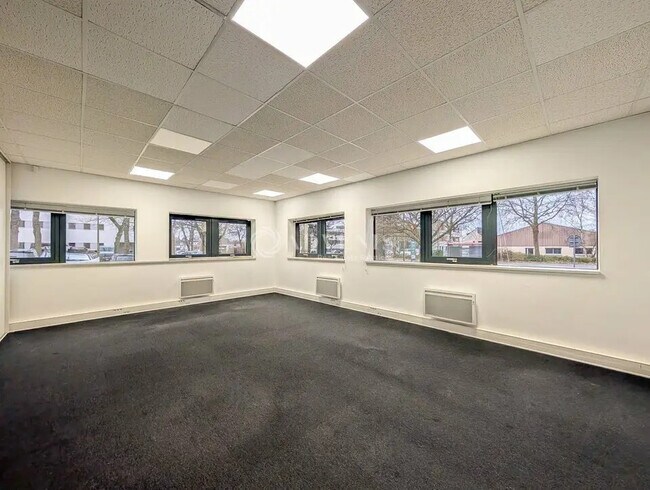 Plus de détails pour Bureau à louer