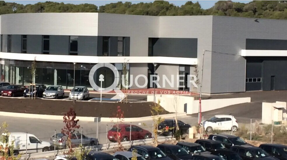 Local commercial dans Fréjus à vendre - Photo de l’immeuble – Image 1 sur 3