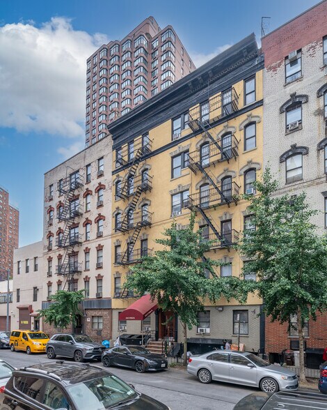 332 E 95th St, New York, NY à vendre - Photo de l’immeuble – Image 2 sur 22