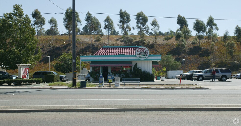 3671 Mission Ave, Oceanside, CA à louer - Photo de l’immeuble – Image 3 sur 11