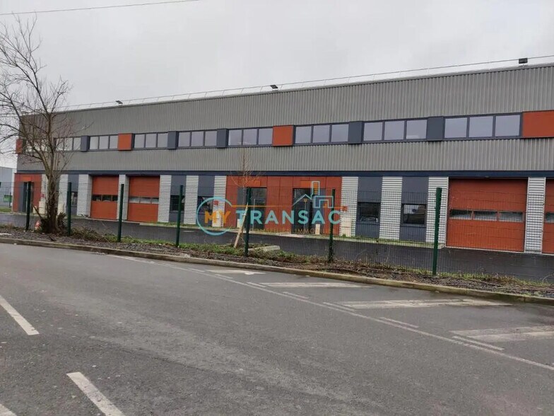 Local d’activités dans Corbeil-Essonnes à louer - Photo de l’immeuble – Image 3 sur 13