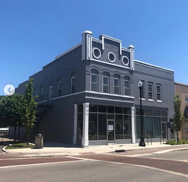 621 N Main St, Evansville, IN à louer - Photo de l’immeuble – Image 3 sur 6