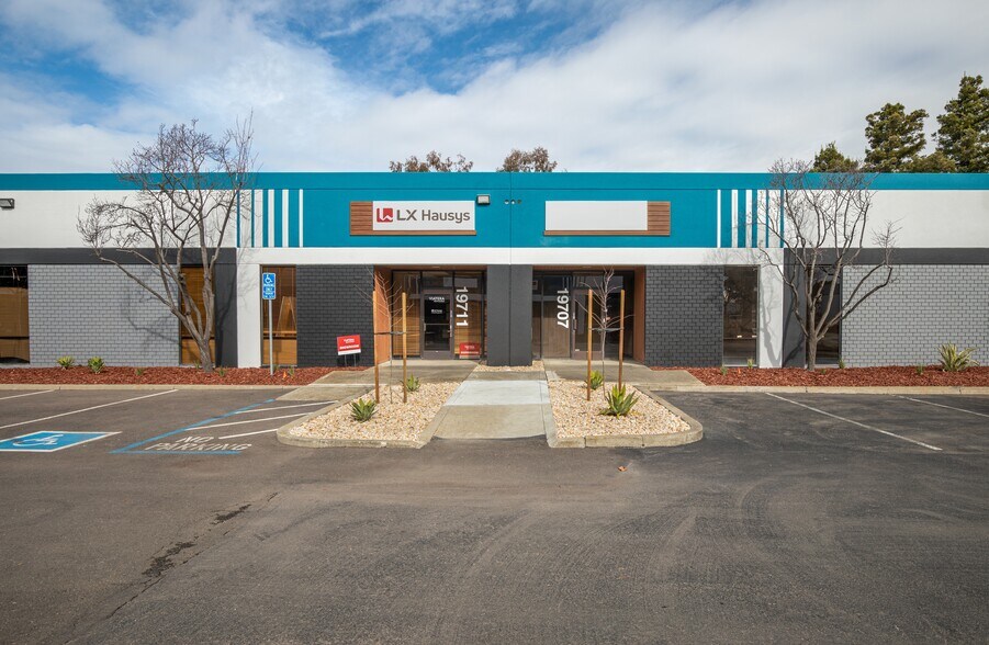 19707-19743 Cabot Blvd, Hayward, CA à louer - Photo principale – Image 1 sur 16