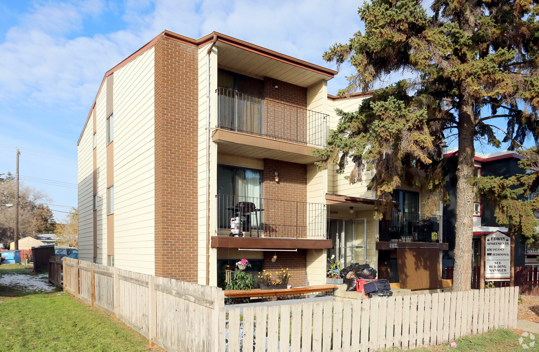 10144 154th St NW, Edmonton, AB à vendre Photo principale– Image 1 sur 4