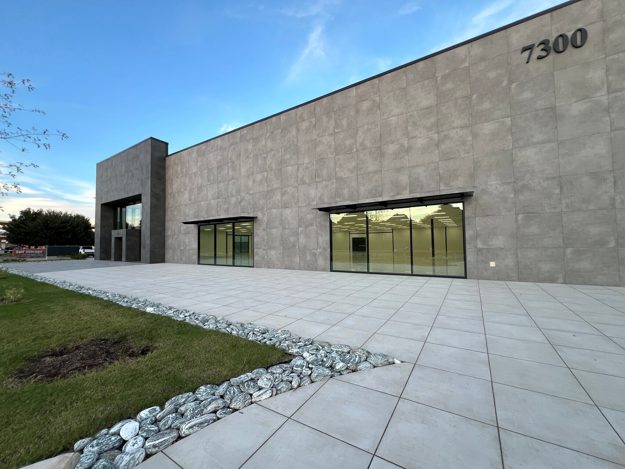 7300 Riverside Dr, Irving, TX à louer Photo de l’immeuble– Image 1 sur 21