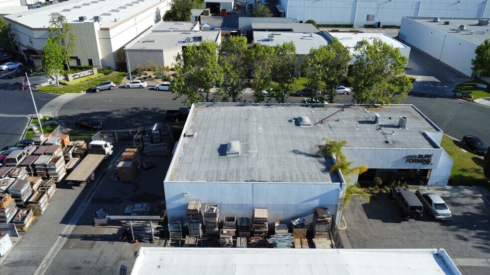 10602 Humbolt St, Los Alamitos, CA à vendre - Photo de l’immeuble – Image 2 sur 10