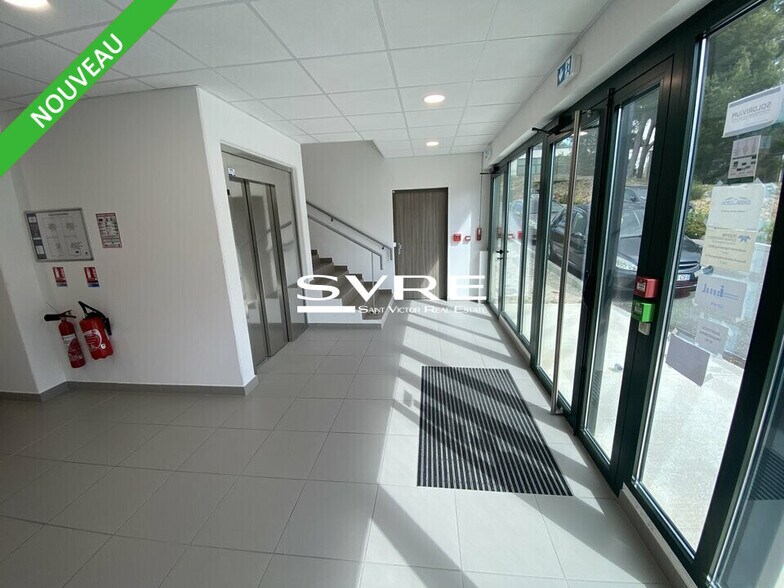 392 Avenue Des Genévriers, La Ciotat à louer - Hall d’entrée – Image 3 sur 15