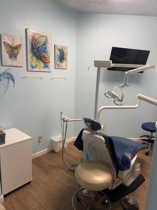 Plus de détails pour 2051 N Fresno St, Fresno, CA - Bureau à vendre