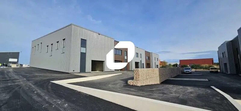 Local d’activités dans Vailhauquès à louer - Photo de l’immeuble – Image 2 sur 2