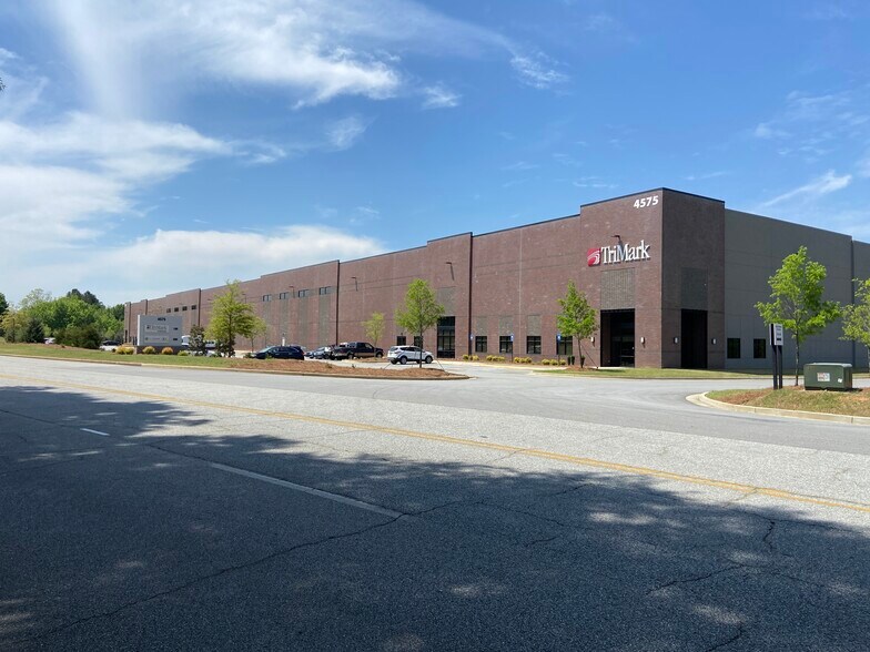 4575 River Green Pky, Duluth, GA à louer - Photo de l’immeuble – Image 2 sur 8