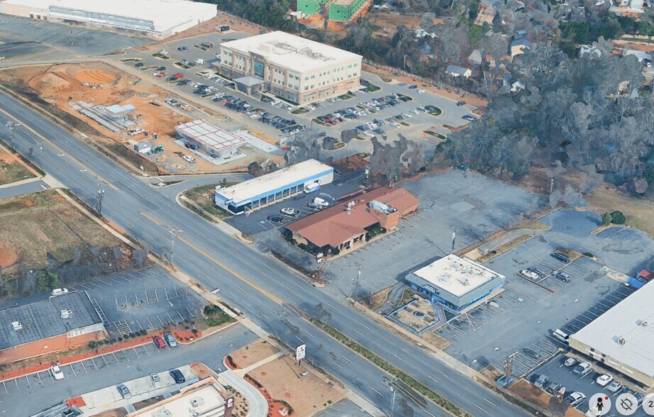 3030 Freedom Dr, Charlotte, NC à louer - Photo de l’immeuble – Image 2 sur 3