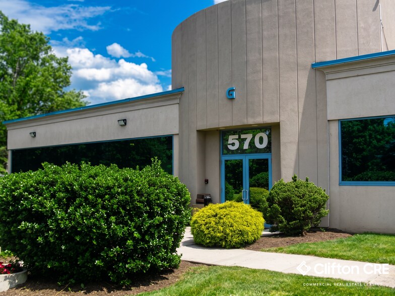 570 South Ave E, Cranford, NJ à louer - Photo de l’immeuble – Image 2 sur 9