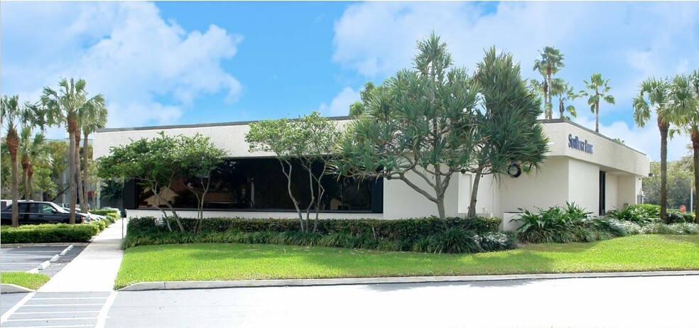 10000 Taft St, Pembroke Pines, FL à louer - Photo de l’immeuble – Image 1 sur 9