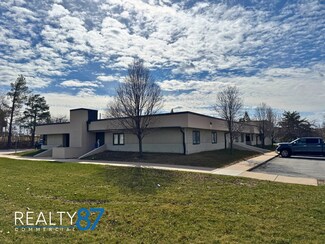Plus de détails pour 3601 42nd St NE, Cedar Rapids, IA - Bureau à vendre