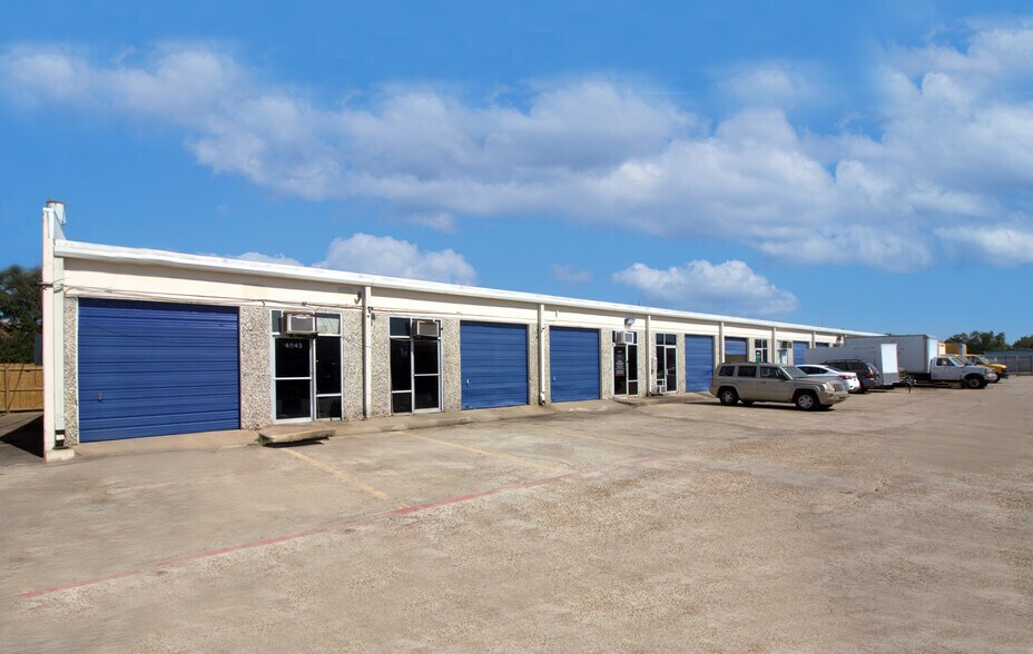 14603-14643 Main St, Houston, TX à louer - Photo de l’immeuble – Image 1 sur 2