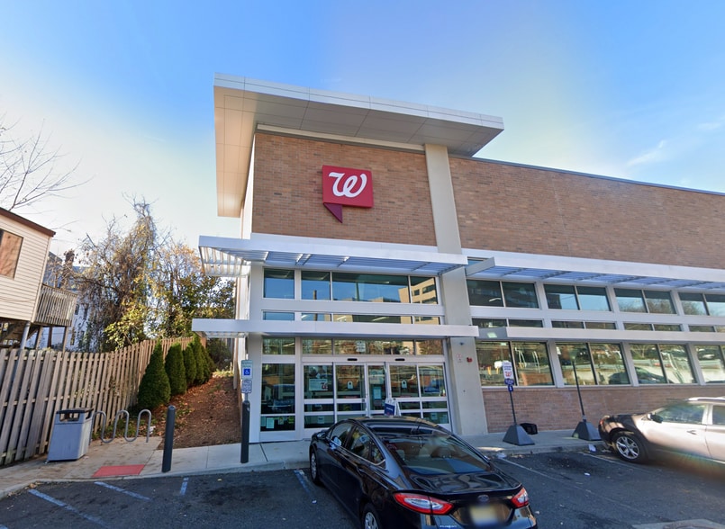 740 Main St, Paterson, NJ à louer - Photo de l’immeuble – Image 1 sur 8