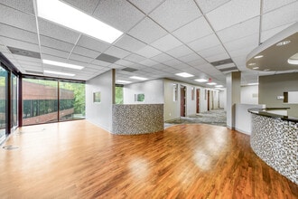 8800 Roswell Rd, Atlanta, GA à louer Photo intérieure– Image 2 sur 4