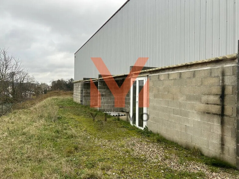 Local d'activités dans Magny-en-Vexin à vendre - Photo de l’immeuble – Image 3 sur 12
