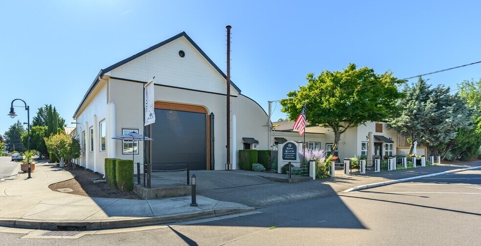 258 N Kutch St, Carlton, OR à vendre - Photo de l’immeuble – Image 2 sur 37