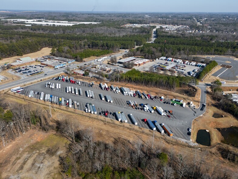 2733 Forest Pky, Ellenwood, GA à louer - Photo de l’immeuble – Image 2 sur 6