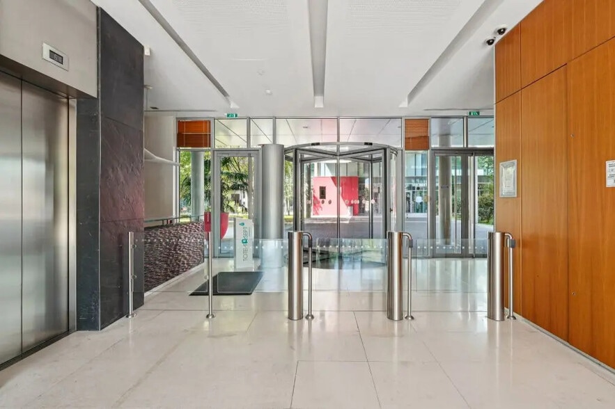 11-19 Rue Ernest Renan, Nanterre à louer - Photo de l’immeuble – Image 2 sur 9