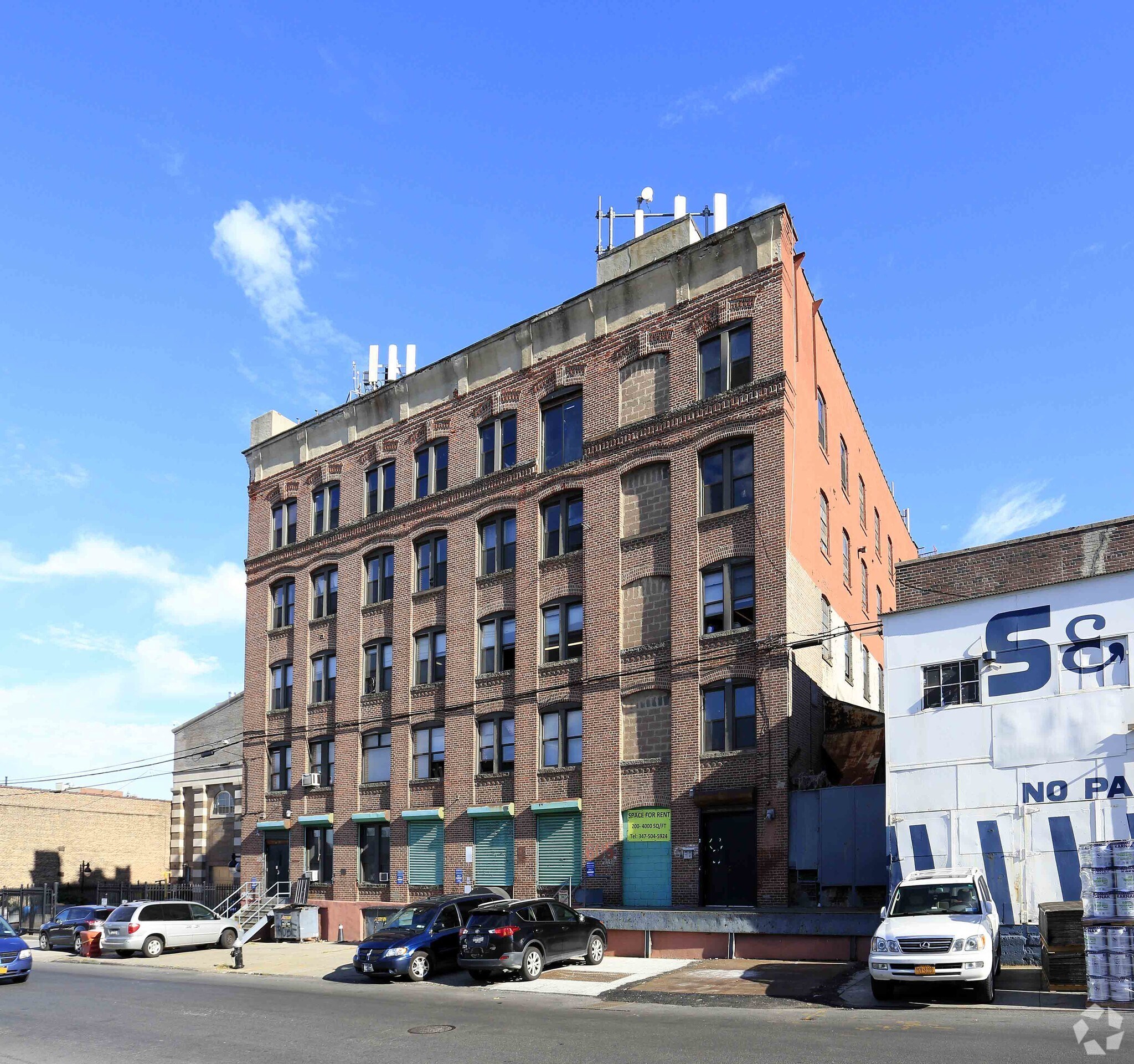 605 E 132nd St, Bronx, NY à louer Photo principale– Image 1 sur 14