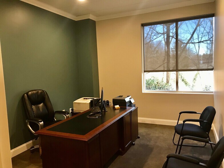 529 College Rd, Greensboro, NC à vendre - Photo intérieure – Image 3 sur 27