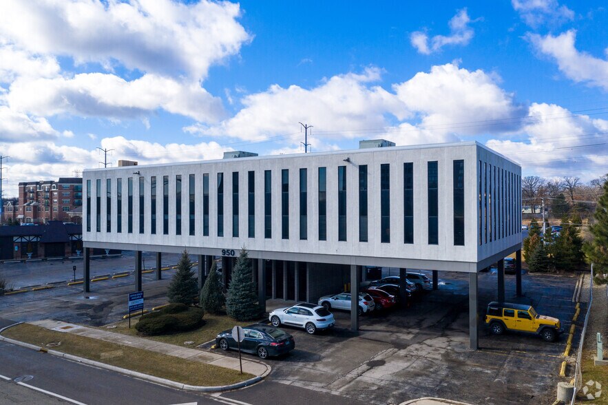 950 Skokie Blvd, Northbrook, IL à louer - Photo de l’immeuble – Image 3 sur 15