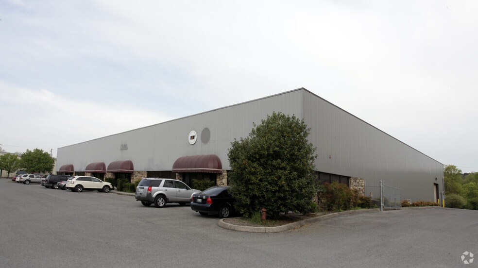 2847 John Deere Dr, Knoxville, TN à louer - Photo principale – Image 1 sur 16