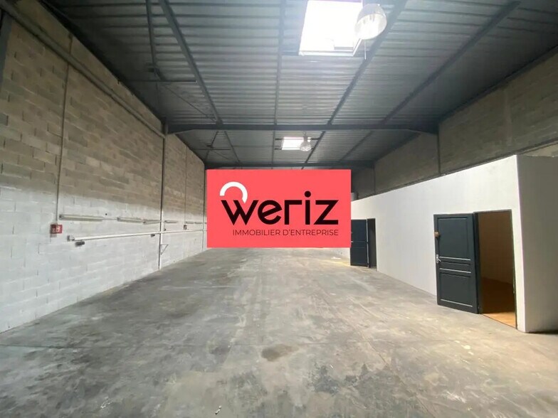 Industriel/Logistique dans Rognac à louer - Photo de l’immeuble – Image 1 sur 10