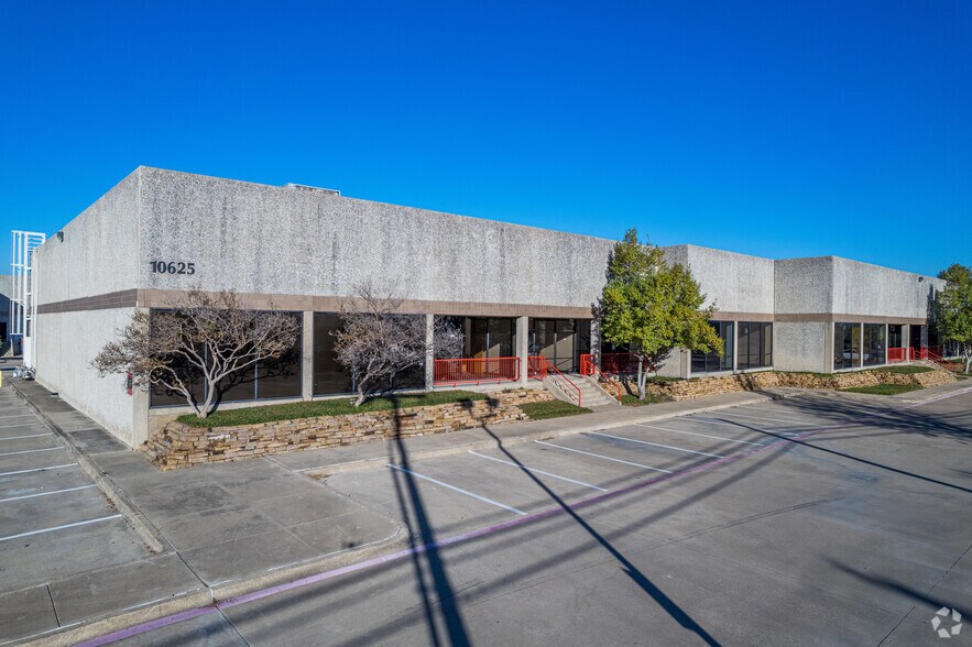 10525-10625 Newkirk St, Dallas, TX à louer - Photo de l’immeuble – Image 3 sur 24