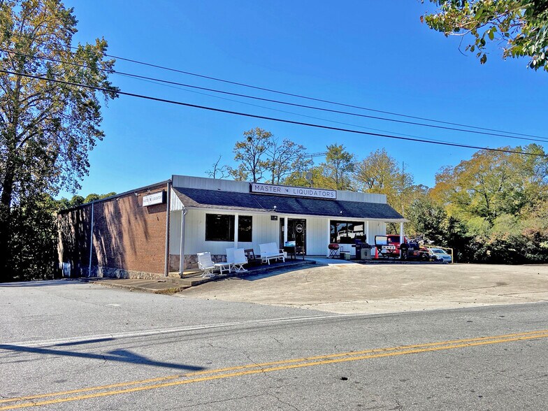 70 Memorial Dr, Dahlonega, GA à vendre - Photo de l’immeuble – Image 1 sur 6