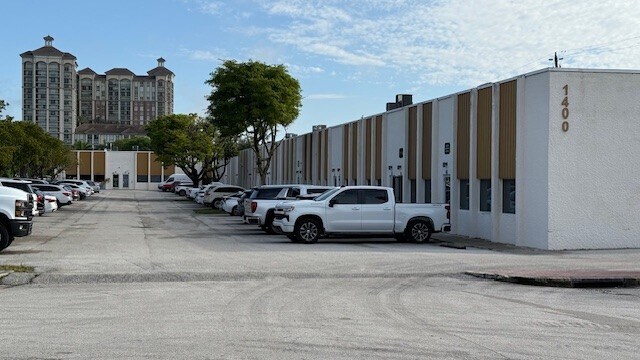 1400 Alabama Ave, West Palm Beach, FL à louer Photo de l’immeuble– Image 1 sur 2