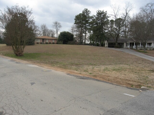 11228 Cumming Hwy, Canton, GA à vendre - Photo de l’immeuble – Image 2 sur 6