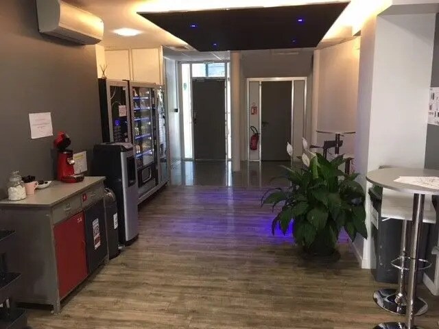 Bureau dans Rousset à louer - Photo de l’immeuble – Image 3 sur 12