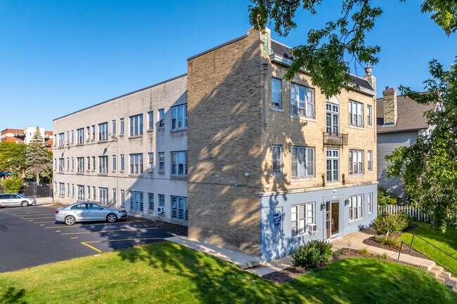 Plus de détails pour 1835 N 2nd St, Milwaukee, WI - Logement à vendre