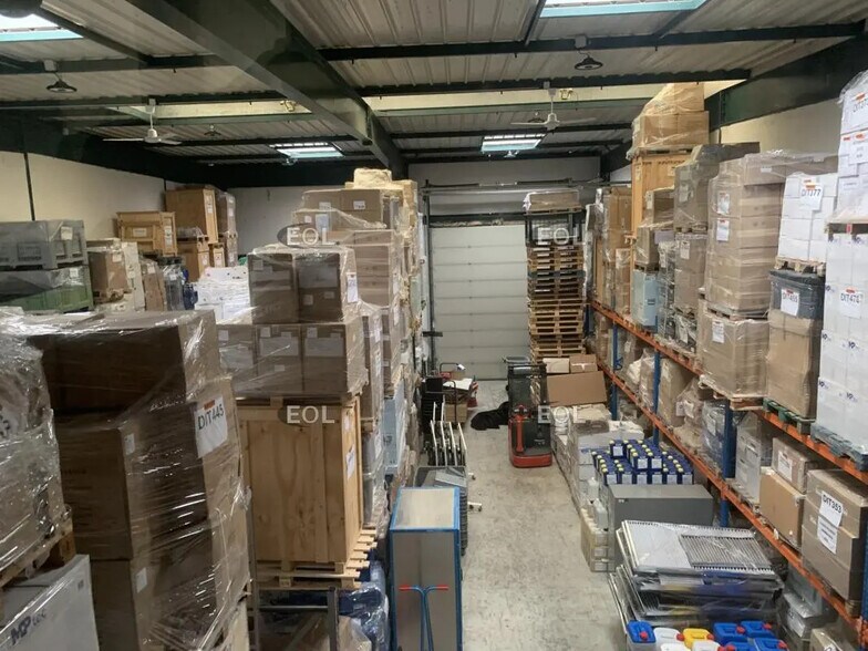 Local d’activités dans Villepinte à louer - Photo de l’immeuble – Image 3 sur 8