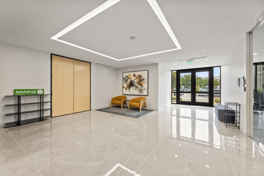 Regent Center I & II portefeuille de 2 biens à vendre sur LoopNet.fr - Photo de l’immeuble – Image 3 sur 5