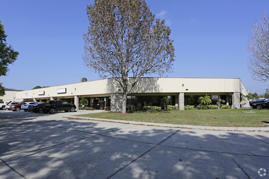 398-544 Interstate Ct, Sarasota, FL à louer - Photo principale – Image 1 sur 8