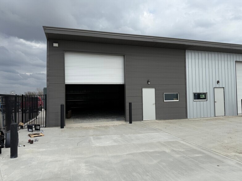 3300 Dacy Ln, Kyle, TX à louer - Photo de l’immeuble – Image 1 sur 12